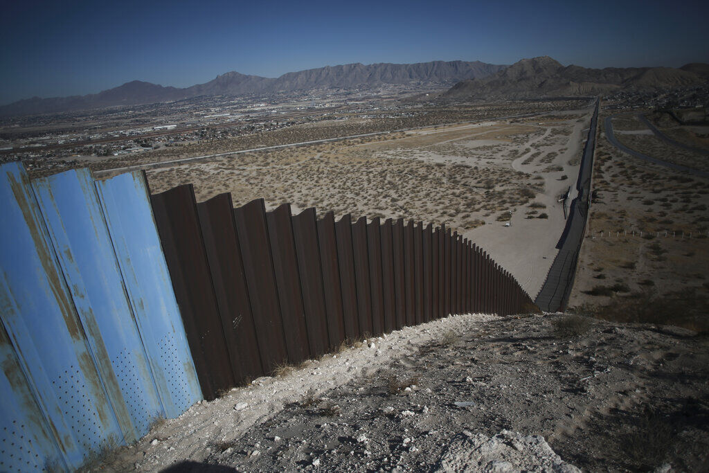 APTOPIX Mexico US Border Wall